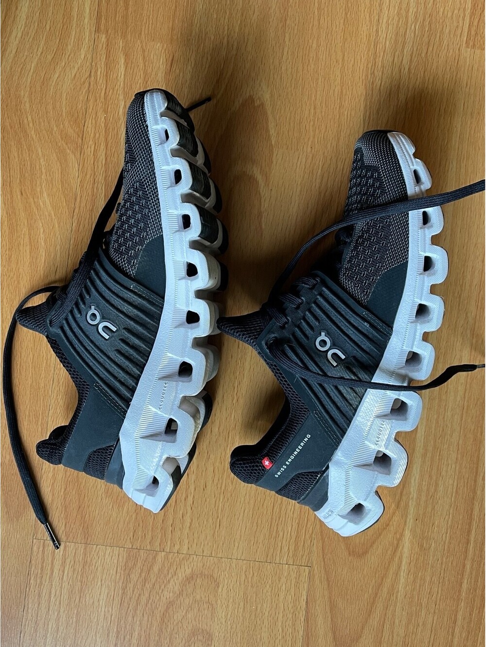 On Cloud 6 Women’s Black Cloudswift  Running Shoes Helion Foam Sneakers